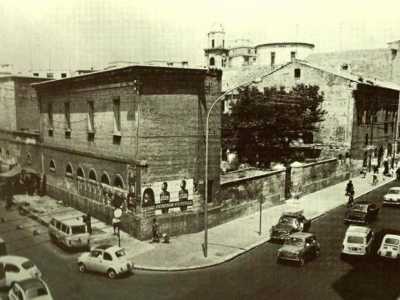 Sempre dell�agosto del 1951 � l�Arena San Francesco, aperta fino al 1959 in via Crispi, accanto alla chiesa Maria Santissima del Rosario